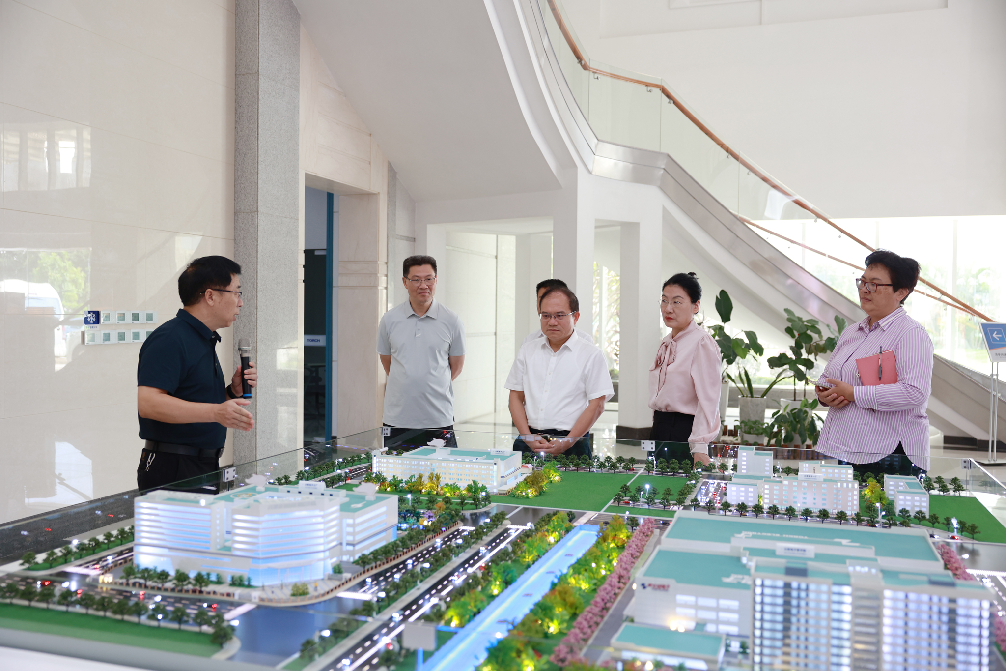 1701141995223207.jpg 485-省委督导组吴镇江.jpg